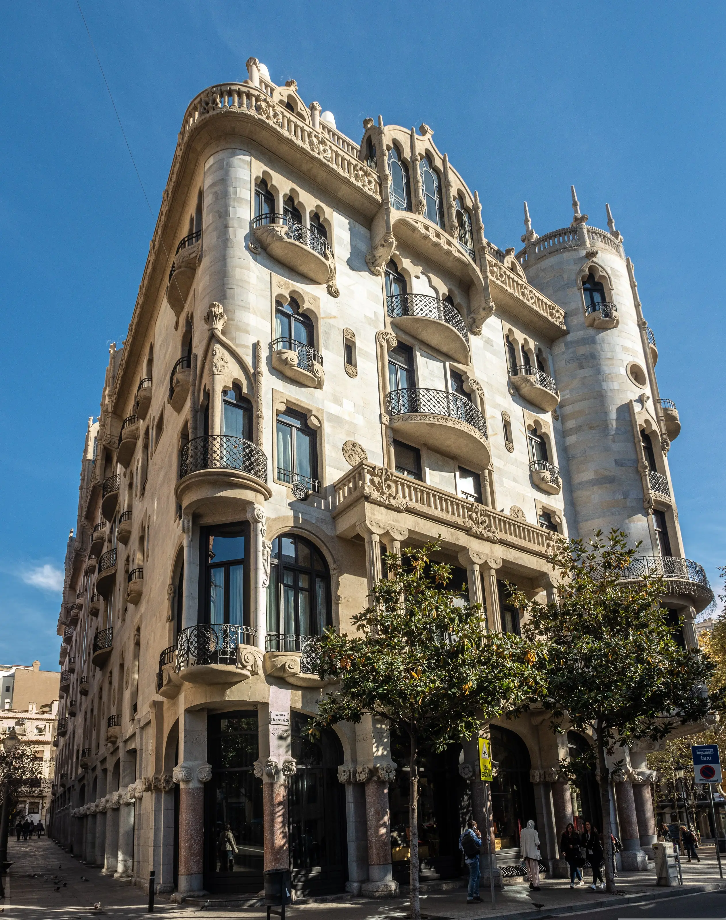 Tapes a Gràcia, amb guia privat